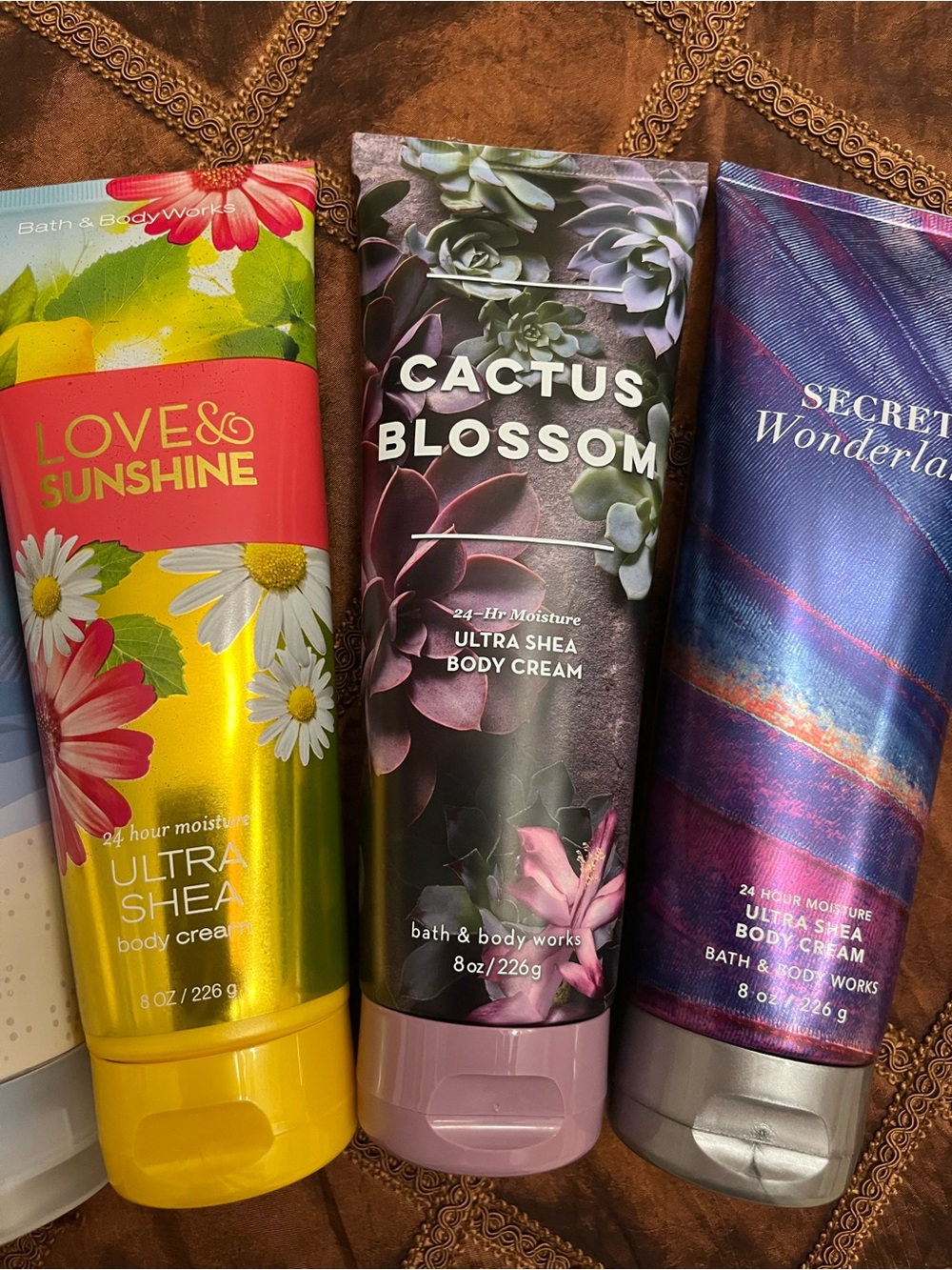 *BUNDLE* Bath & Body Works Body Creams Set 8 oz - Picture 3 of 5
